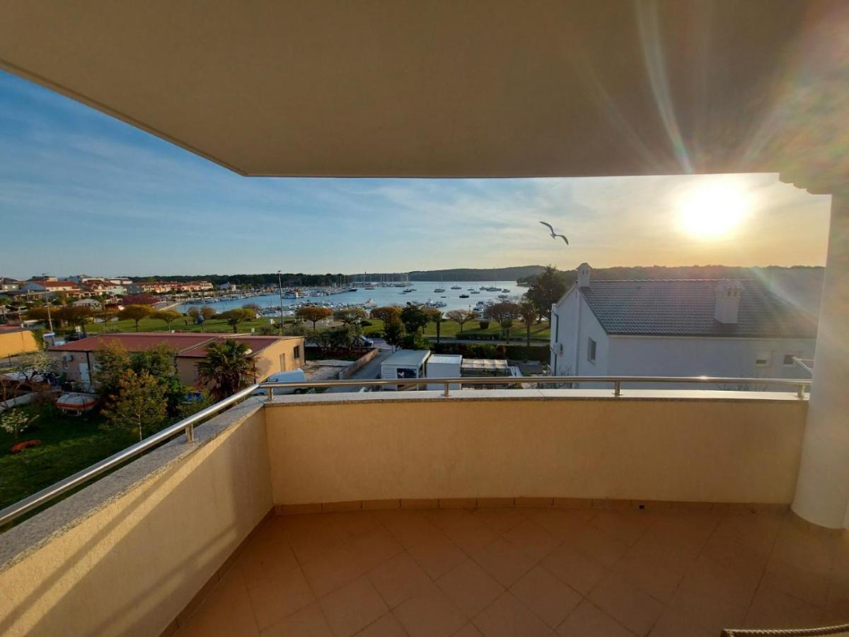 Emma Demarin Apartments Медулин Экстерьер фото