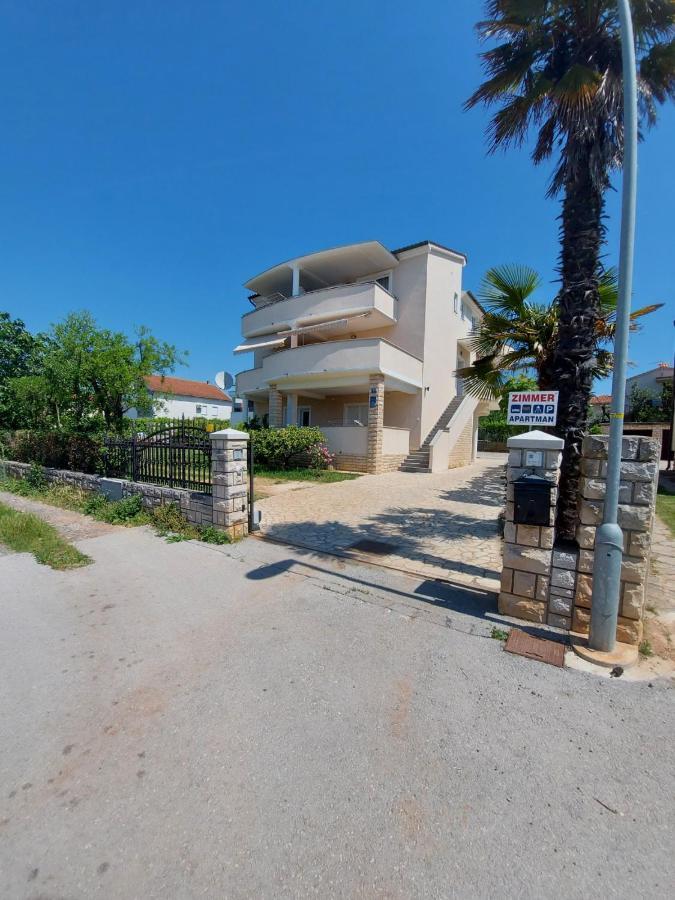 Emma Demarin Apartments Медулин Экстерьер фото