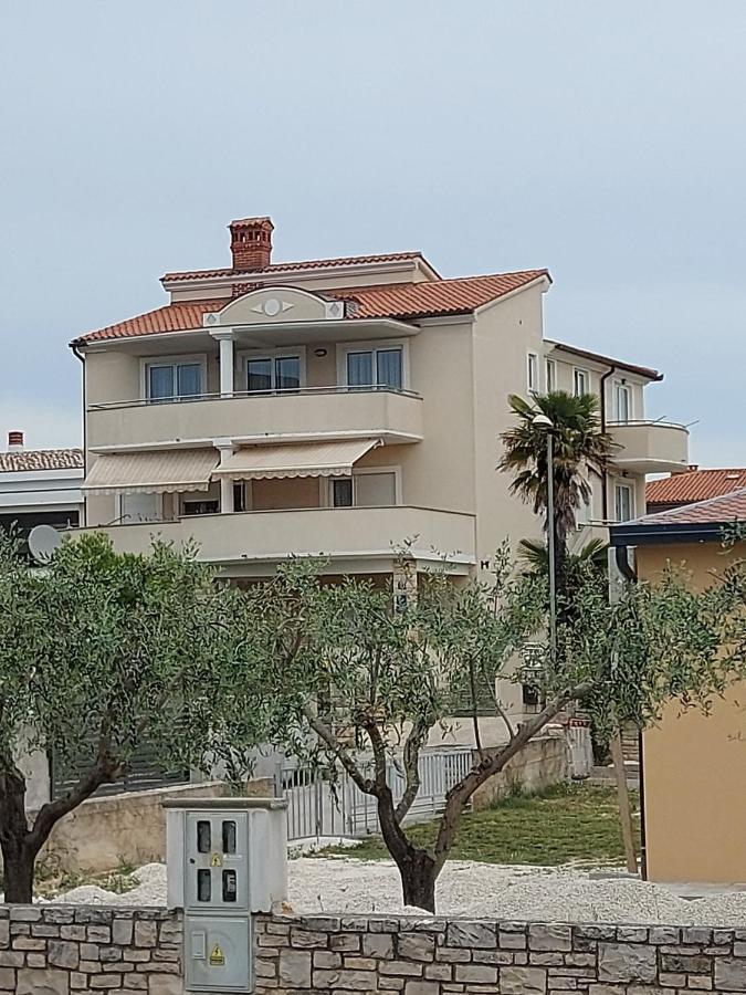 Emma Demarin Apartments Медулин Экстерьер фото